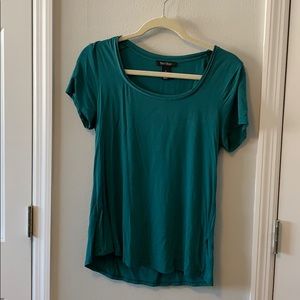 Green casual t-shirt